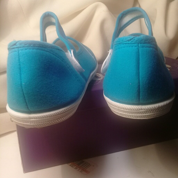 Shoes - Picture 3 of 5